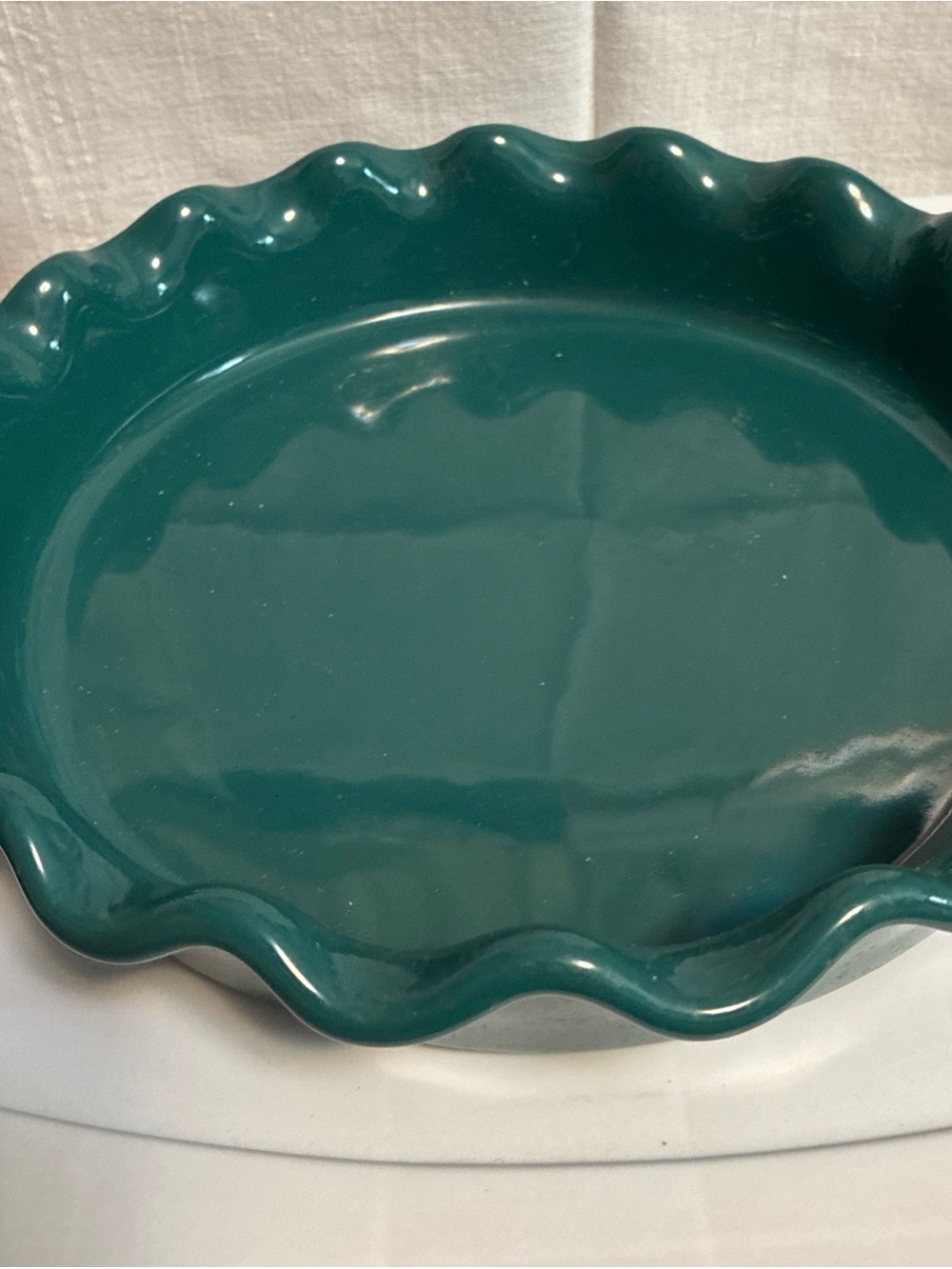 Pioneer Woman Green Scalloped Edge Pie Dish 9” - Picture 4 of 7